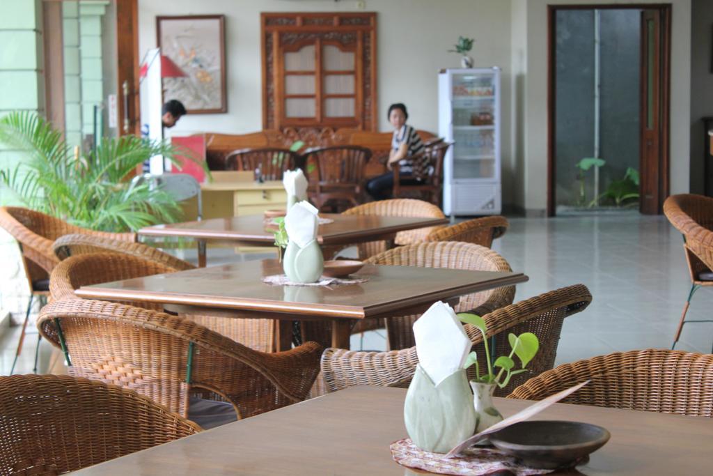 Hotel Winotosastro Garden Jogyakarta Zewnętrze zdjęcie