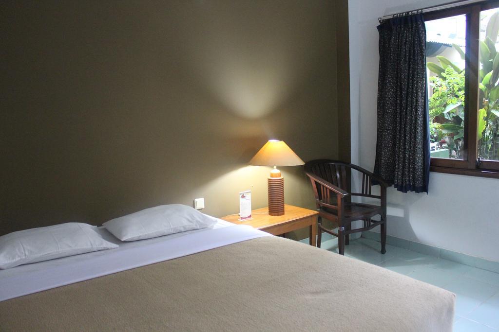 Hotel Winotosastro Garden Jogyakarta Zewnętrze zdjęcie