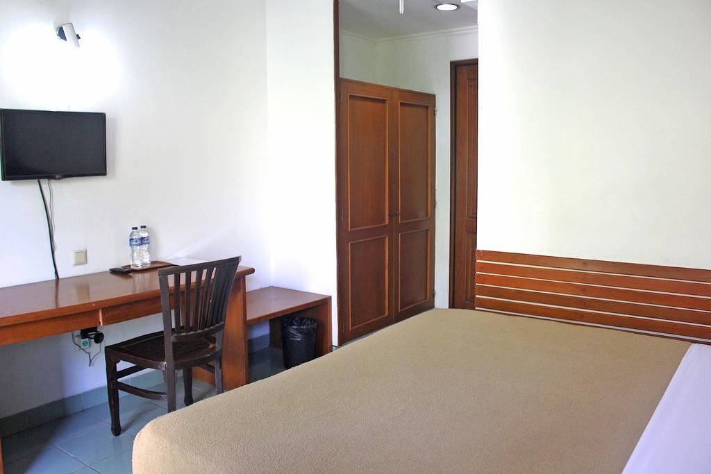 Hotel Winotosastro Garden Jogyakarta Zewnętrze zdjęcie