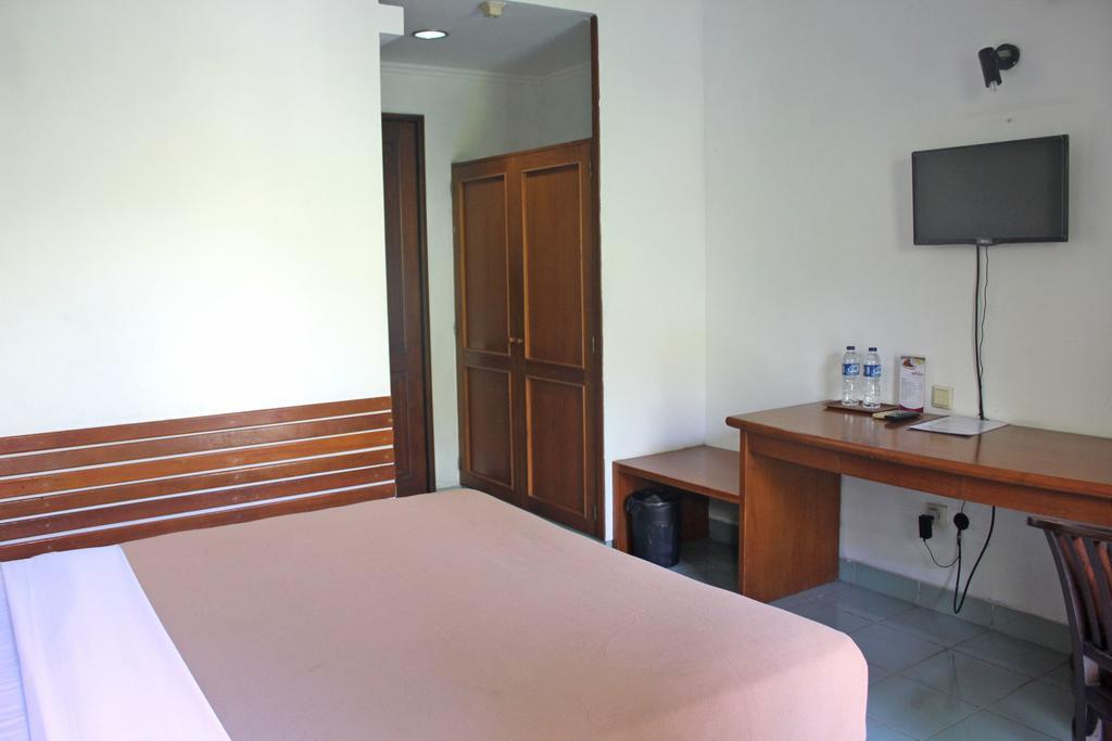 Hotel Winotosastro Garden Jogyakarta Zewnętrze zdjęcie
